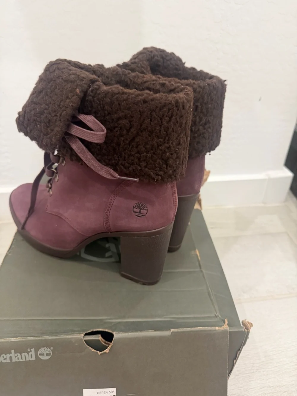 Timberland Women’s Lace-Up Fold-Down Fleece Boots — Plum Brown - Picture 4 of 4